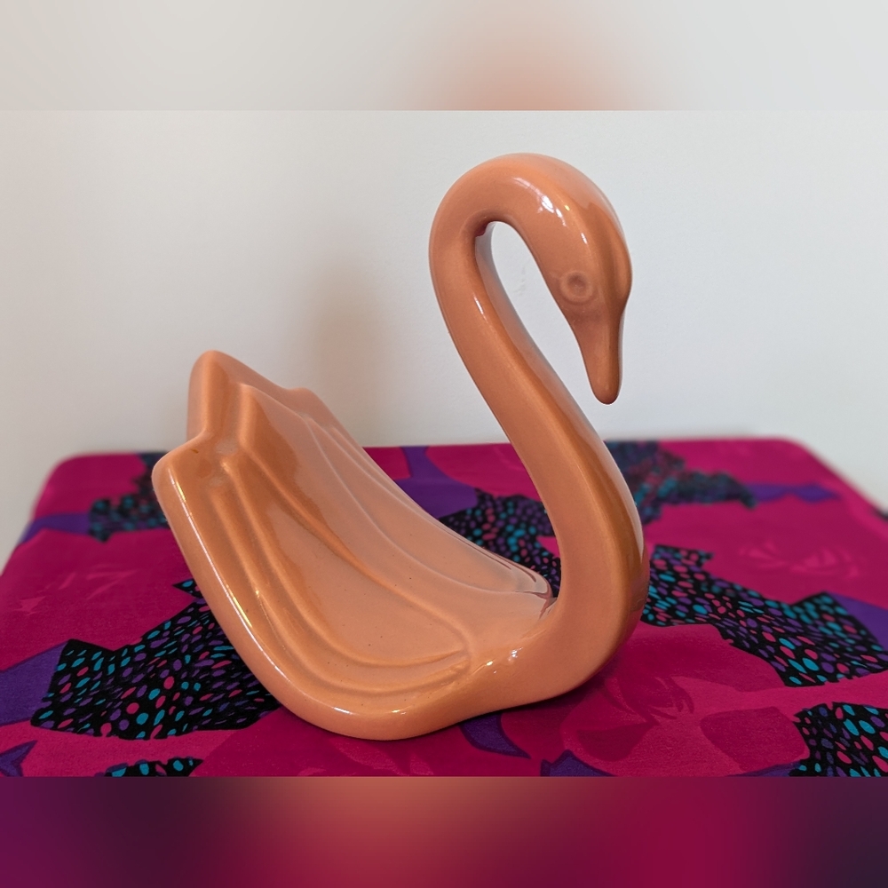 Vintage 80s Pink Ceramic Swan